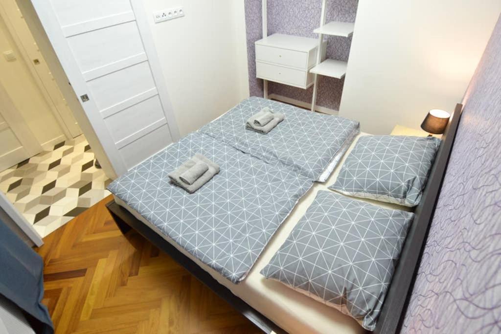 Brandly New Apartment Andel Prag Exteriör bild